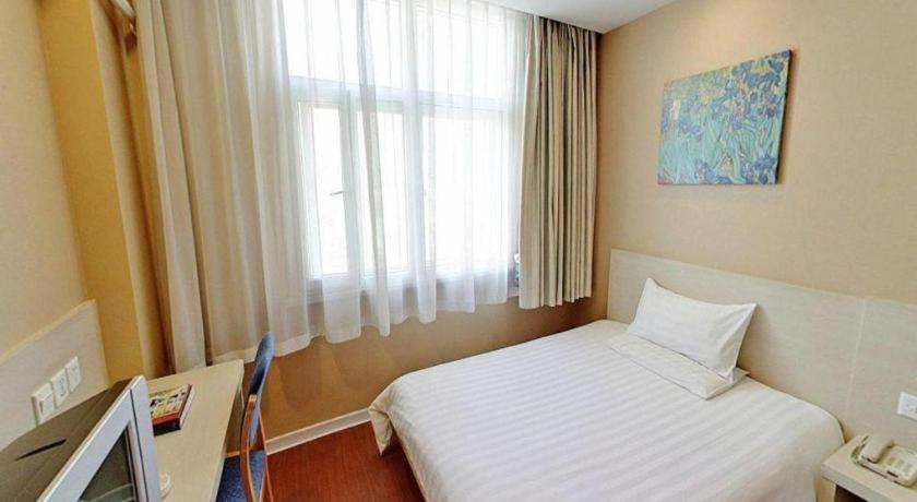 Hanting Songjiang Hotel 2*