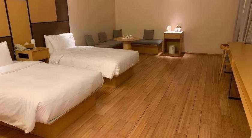 Hotel Ji The Bund Tiantong Road 4*