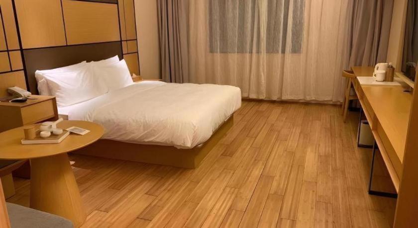 Ji The Bund Tiantong Road 4*