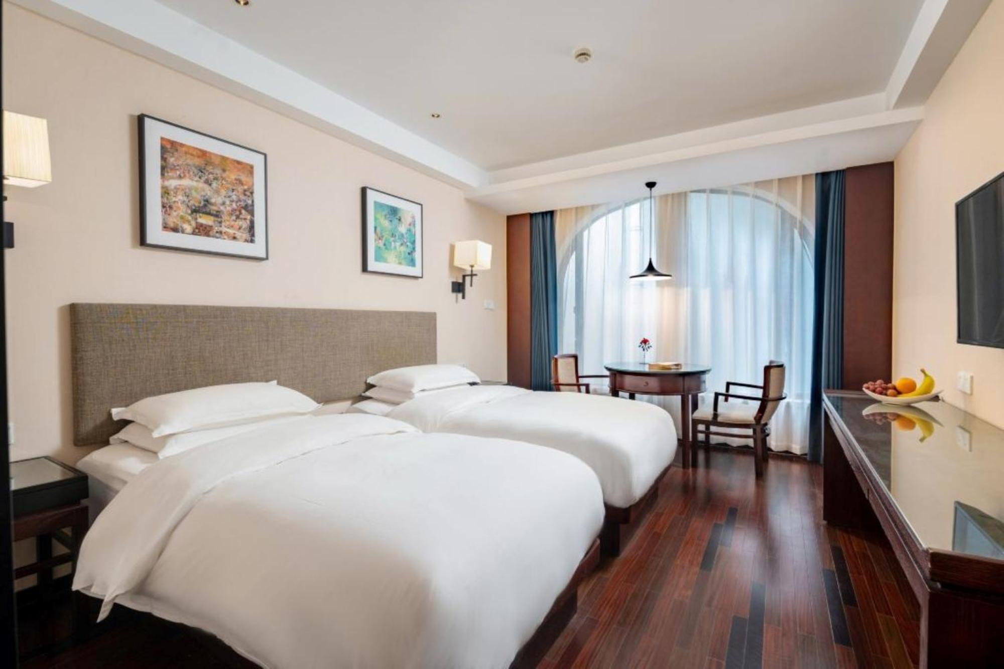 Hotel Ssaw Boutique Hongkou 3*