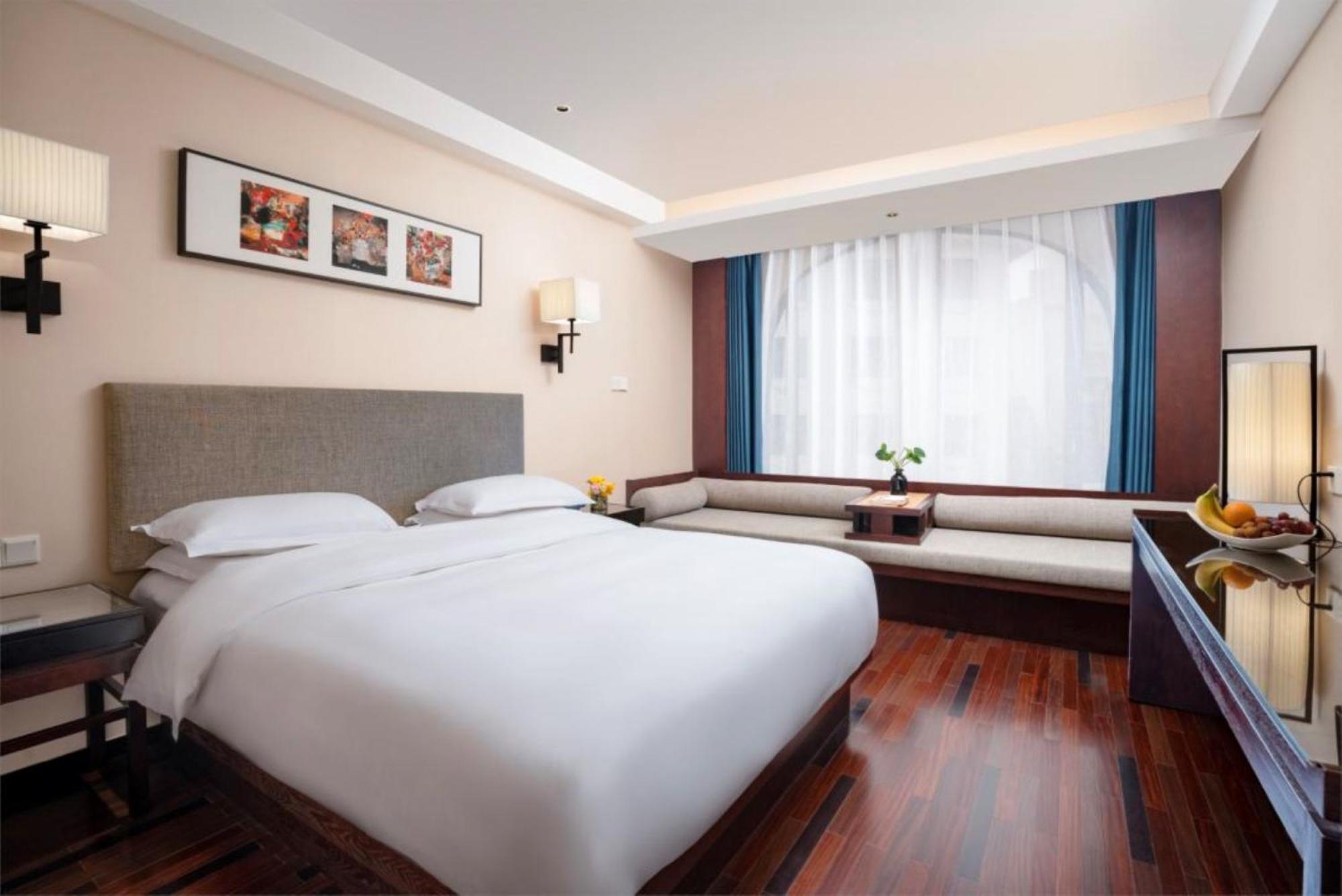 Ssaw Boutique Hongkou Hotel 3*