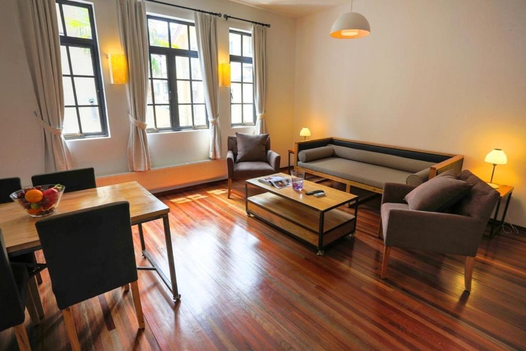 Lane 里弄公寓 Apartment