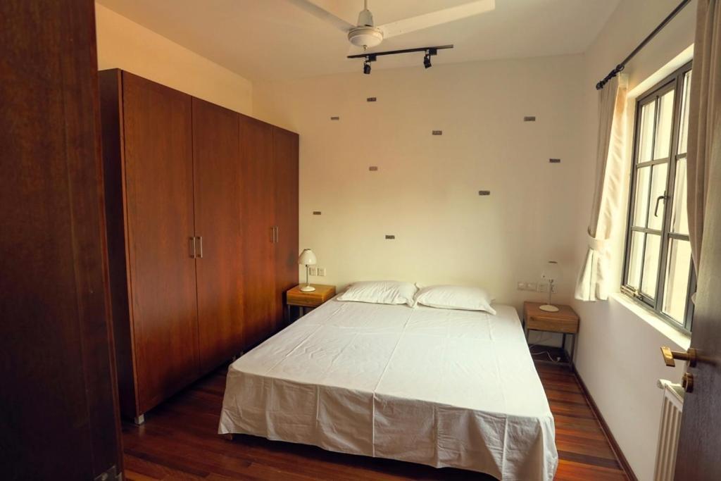 Lane 里弄公寓 Apartment *