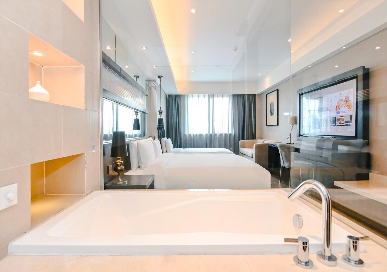 Crystal Orange Hotel Shanghai Kangqiao Branch Hotel 4*