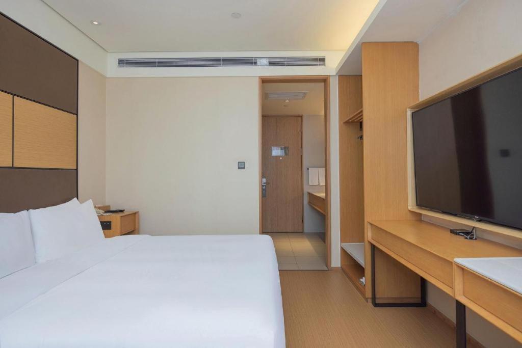 Ji The Bund Tiantong Road 4*