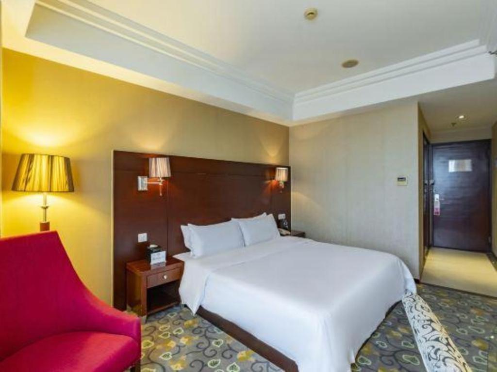 Hotel Ramada By Wyndham Wujiaochang 4*