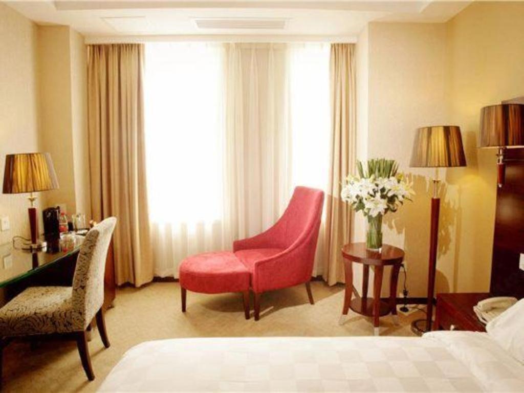 Ramada By Wyndham Wujiaochang 4*