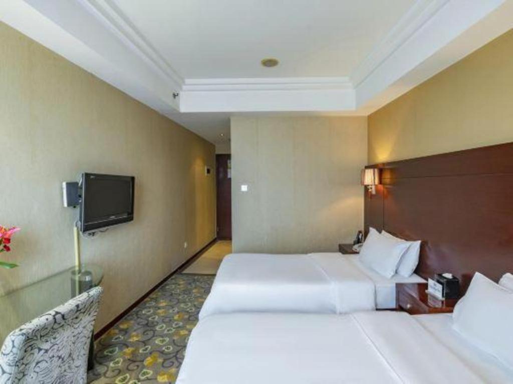 Hotel Ramada By Wyndham Wujiaochang 4*
