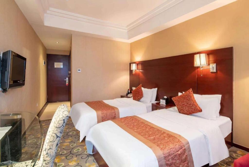 Ramada By Wyndham Wujiaochang 4*