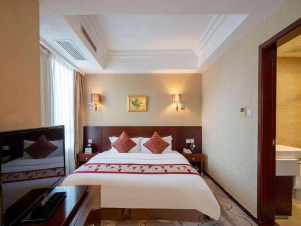Ramada By Wyndham Wujiaochang 4*