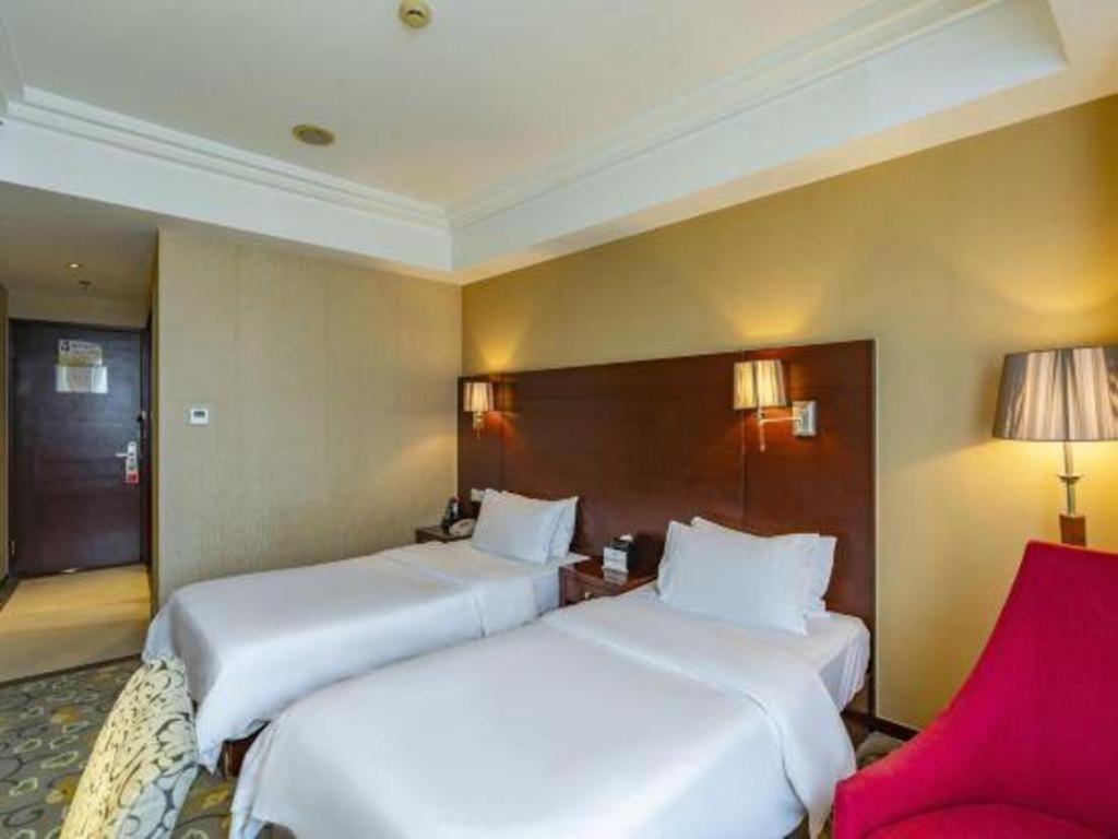 Ramada By Wyndham Wujiaochang Hotel 4*