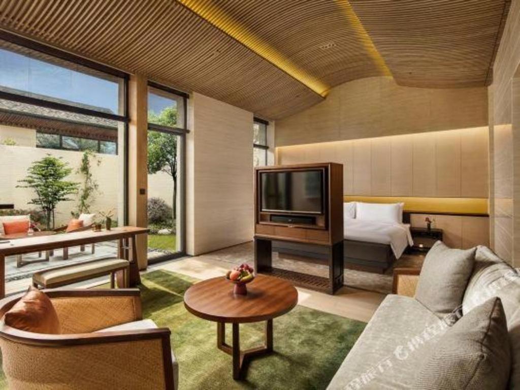 Ahn Luh Zhu Jia Jiao Hotel