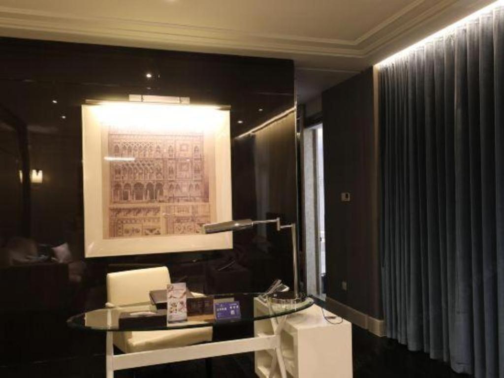 Jinjiang Metropolo Classiq Off Bund