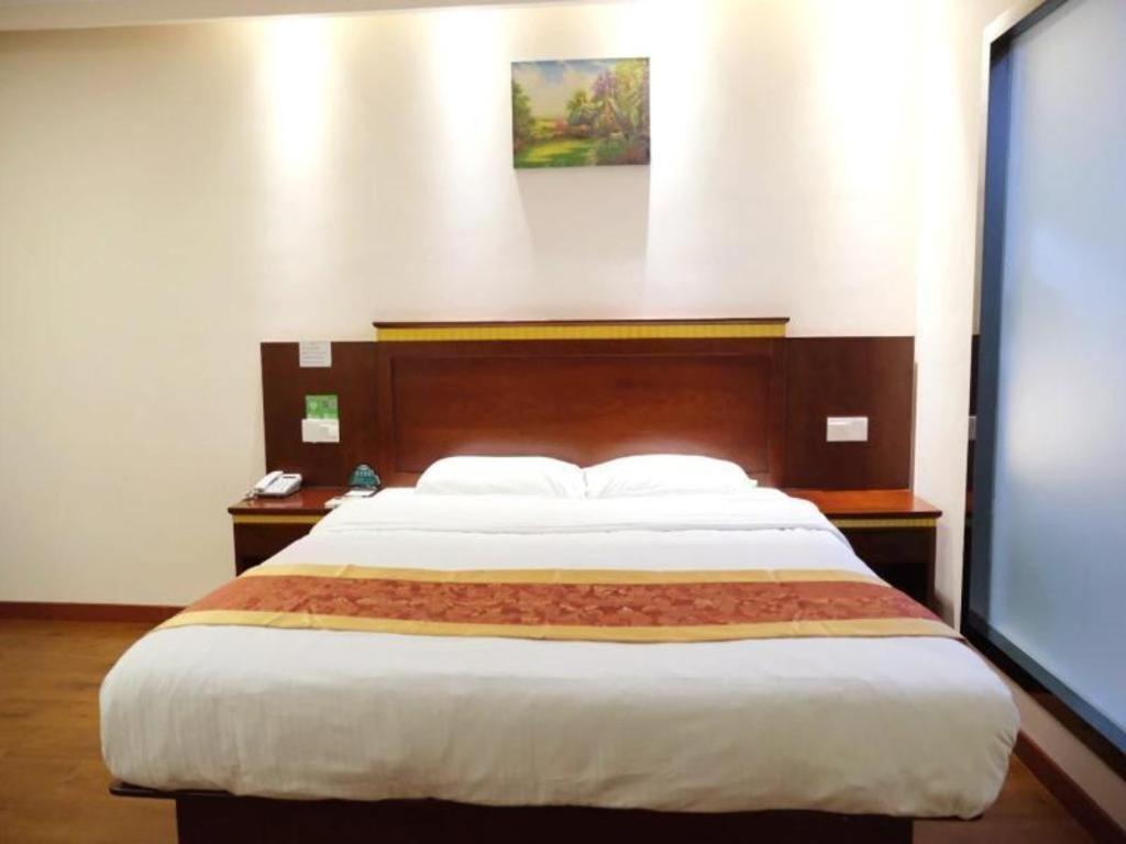 Greentree Minhang Development Zone Subway Station Business 3* Shanghai
