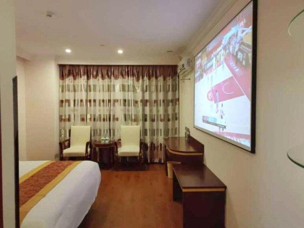 Hotel Greentree Minhang Development Zone Subway Station Business