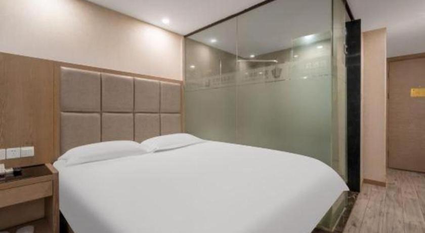 Jitai Yangpu Benxi Hospital Branch Hotel