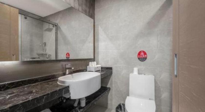 Hotel Jitai Yangpu Benxi Hospital Branch