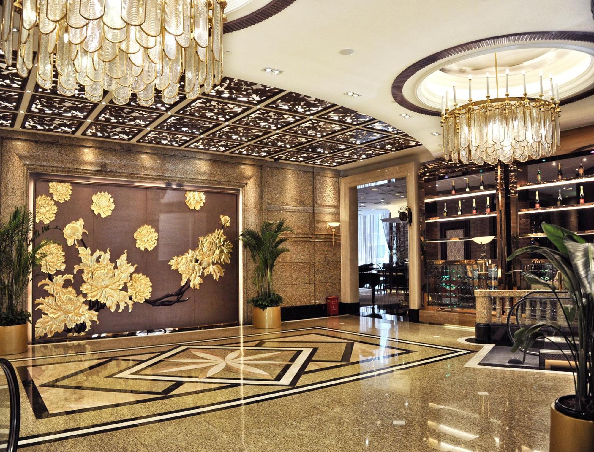 - Nanjing Road Hotel 4*
