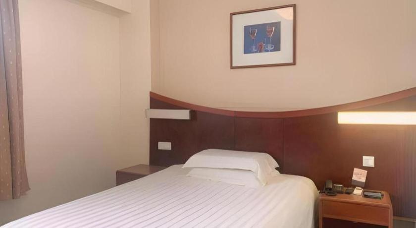 Jinjiang North Bund Yangpu Bridge Branch Hotel 2*