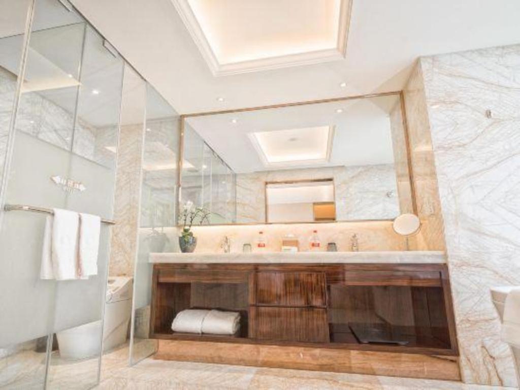 Fuyue Hotel 5*