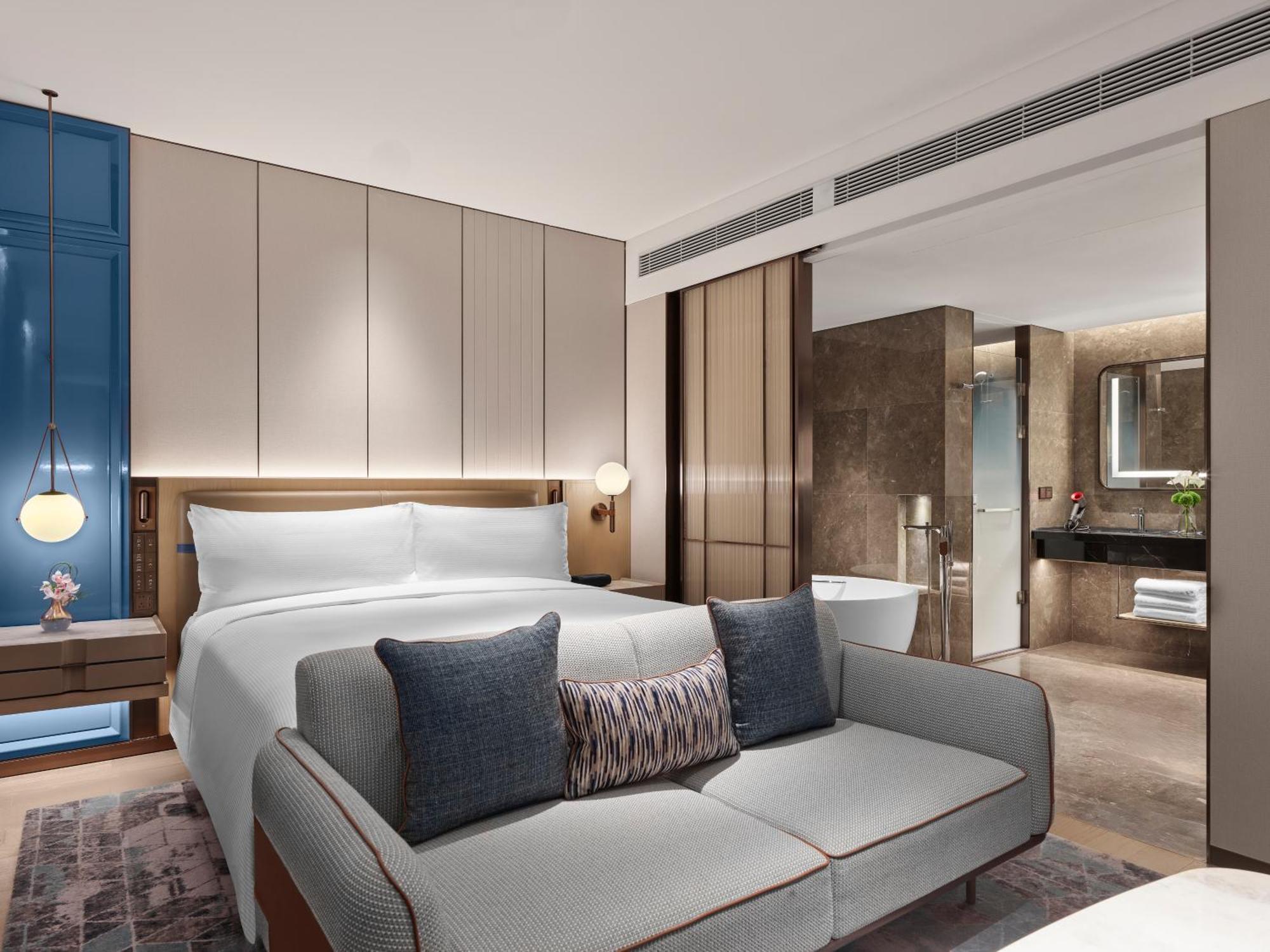 Hotel Hilton Greater Hongqiao 5*