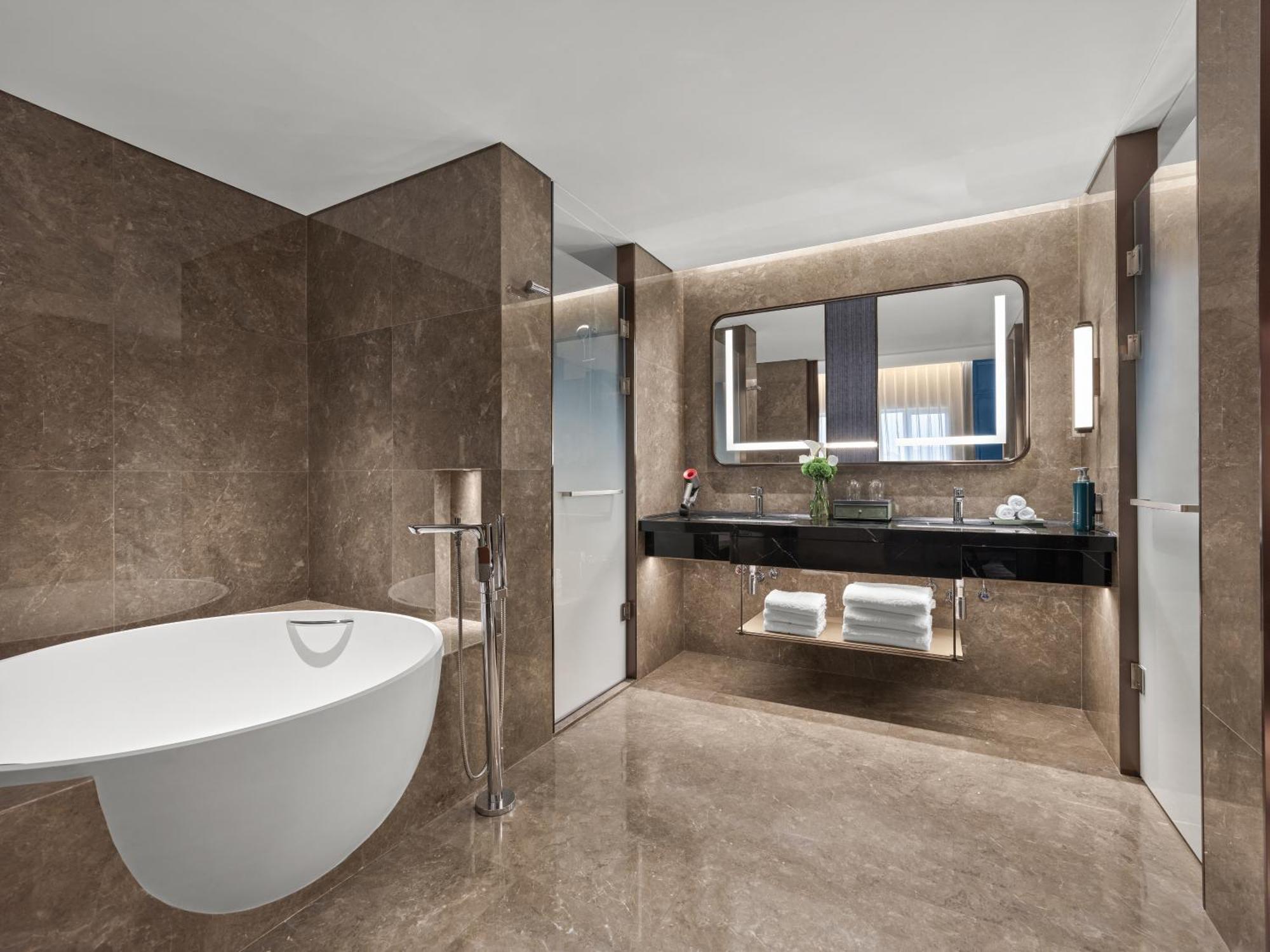 Hotel Hilton Greater Hongqiao 5*