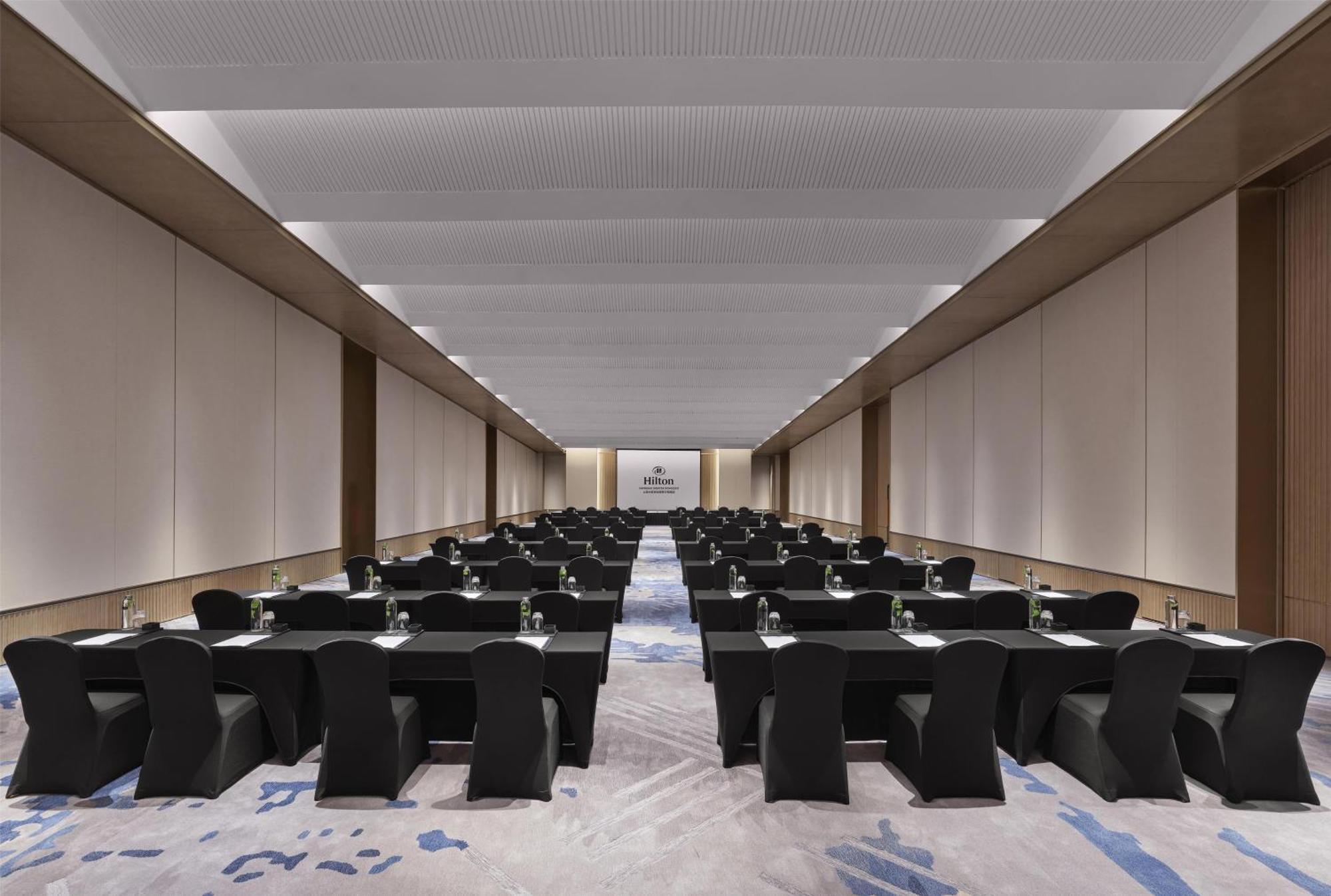 Hilton Greater Hongqiao Hotel 5*