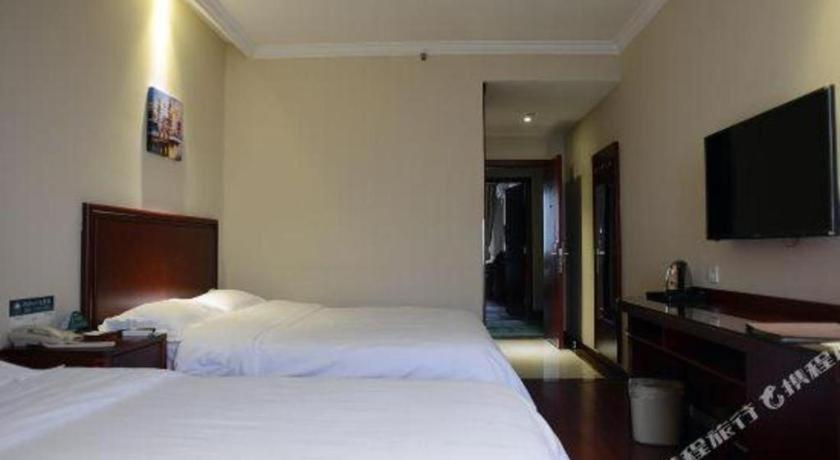 Hotel Greentree Waigaoqiao Free Trade Zone Express 3*