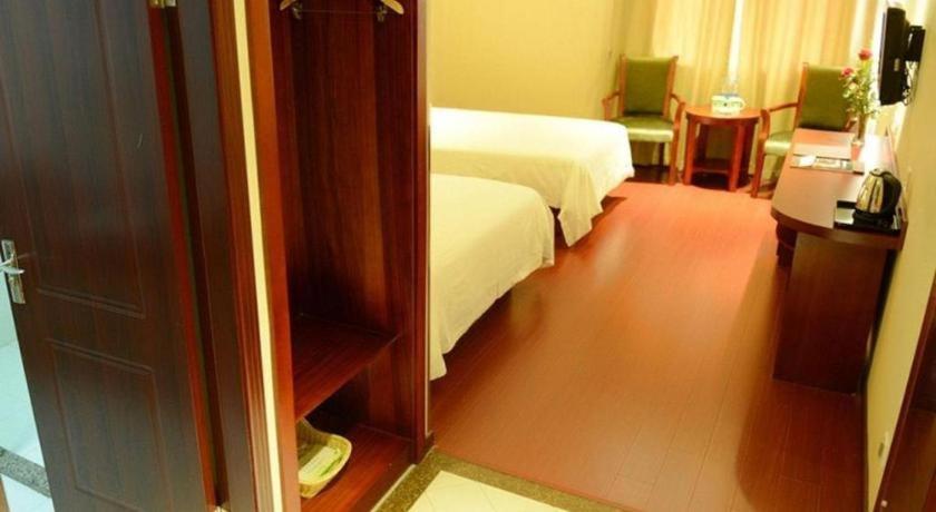 Greentree Waigaoqiao Free Trade Zone Express 3*