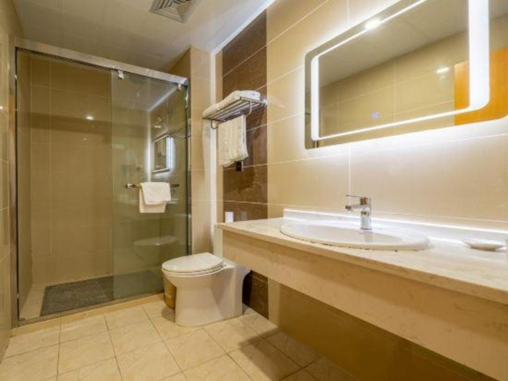 Greentree Railway Station Macao Road Hotel 3*