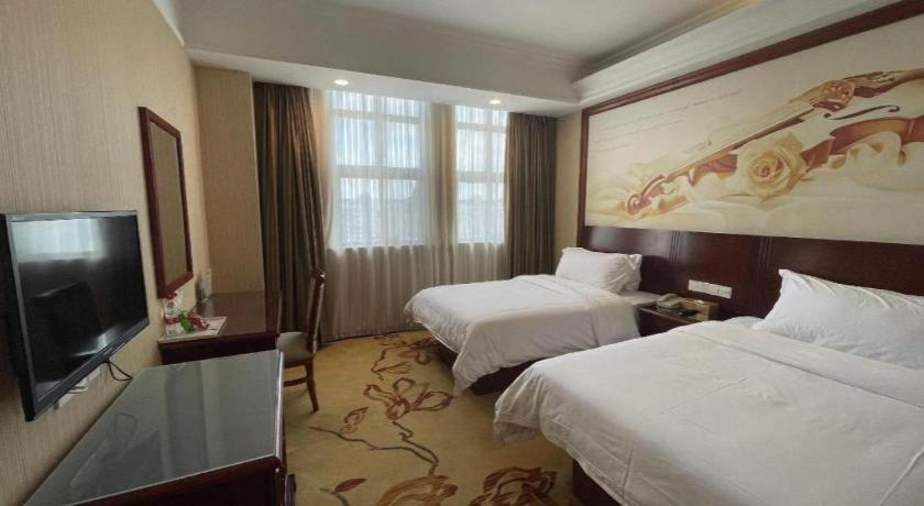 Vienna International Songjiang Branch Hotel