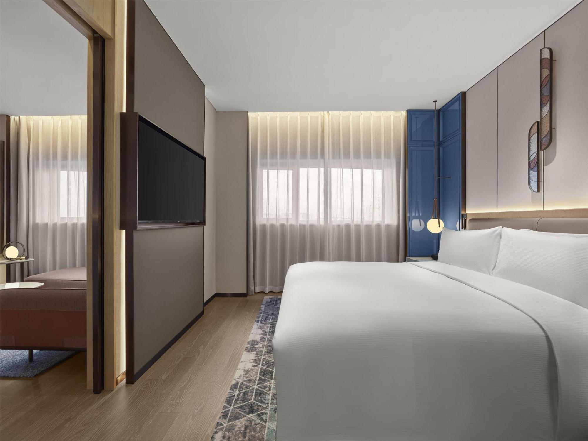 Hotel Hilton Greater Hongqiao 5*