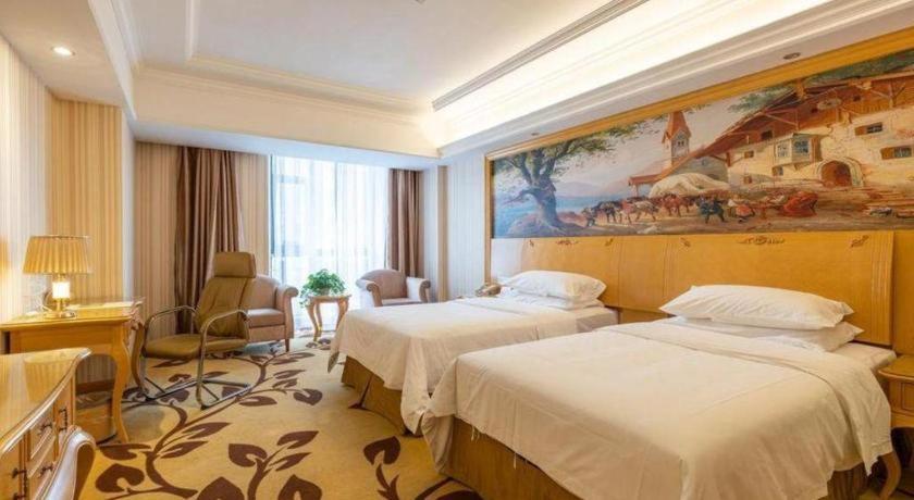 Vienna International Nanxiang Hotel 4*