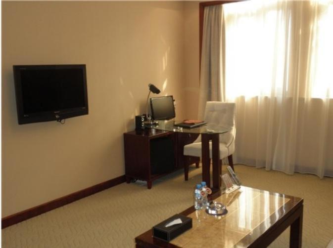 Huhua International Hotel 4*