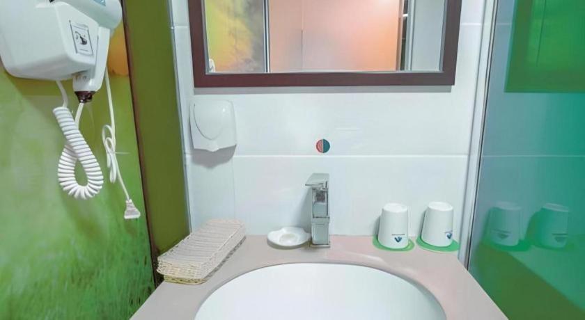 Vatica Pudong Dishui Branch Hotel