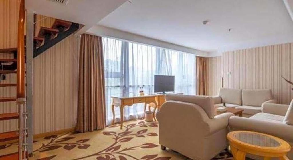Hotel Vienna International Nanxiang 4*