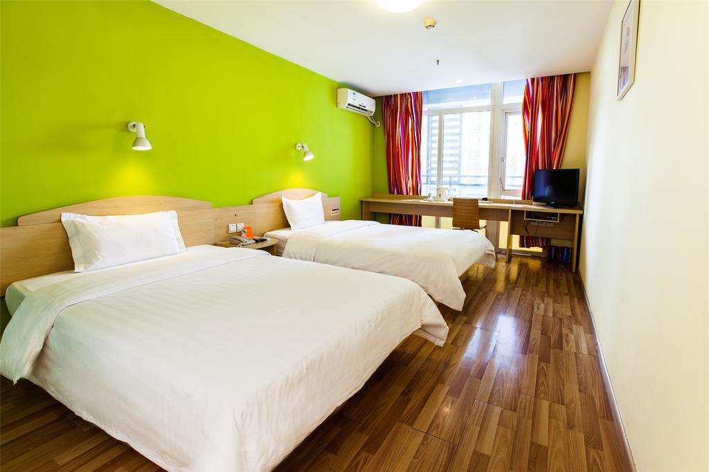 7Days Inn Shanghai Railway Station Hotel