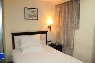 Yi Ting Chain Dongfang Road Shop Hotel