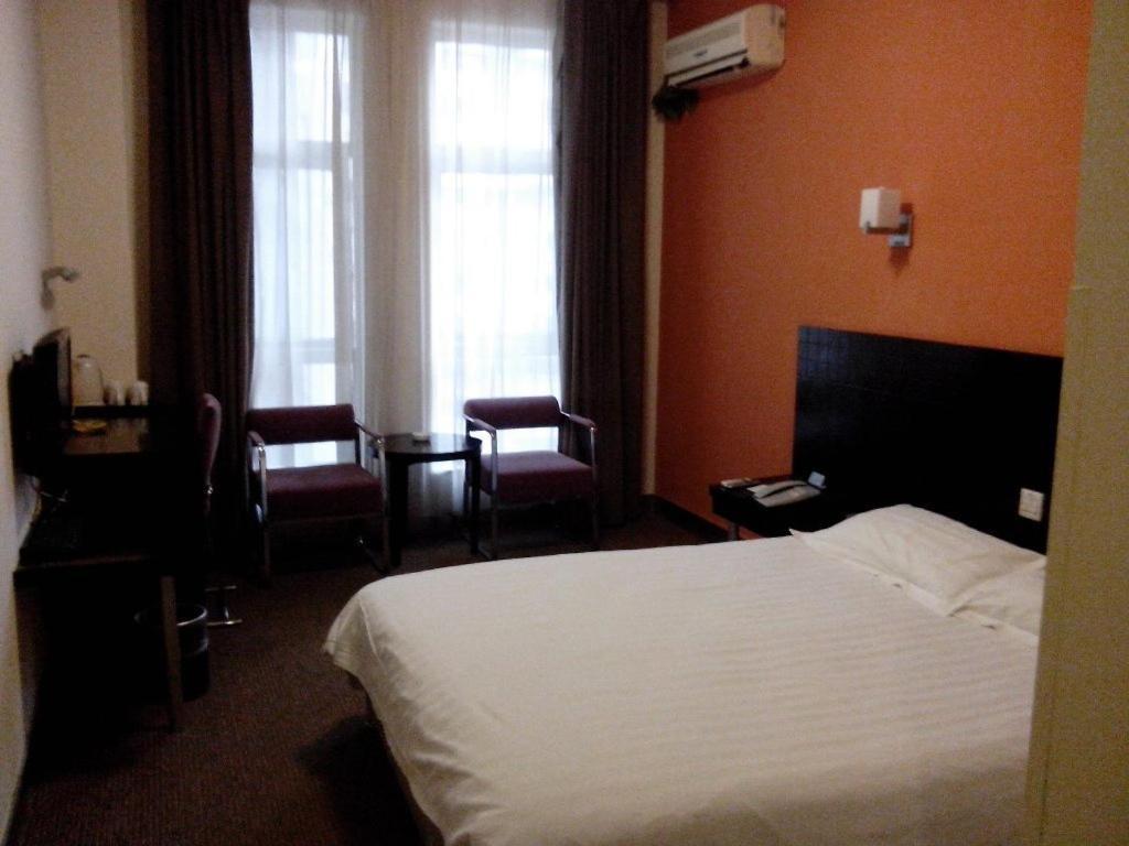 Motel 168 Shangcheng Branch 2* Xangai