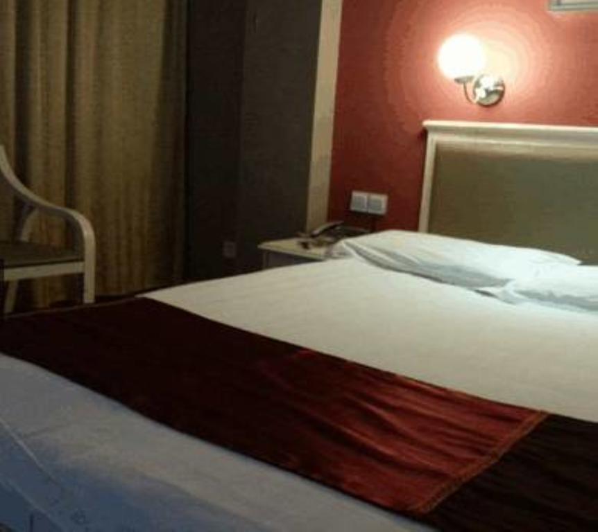 Xinlong River Hotel