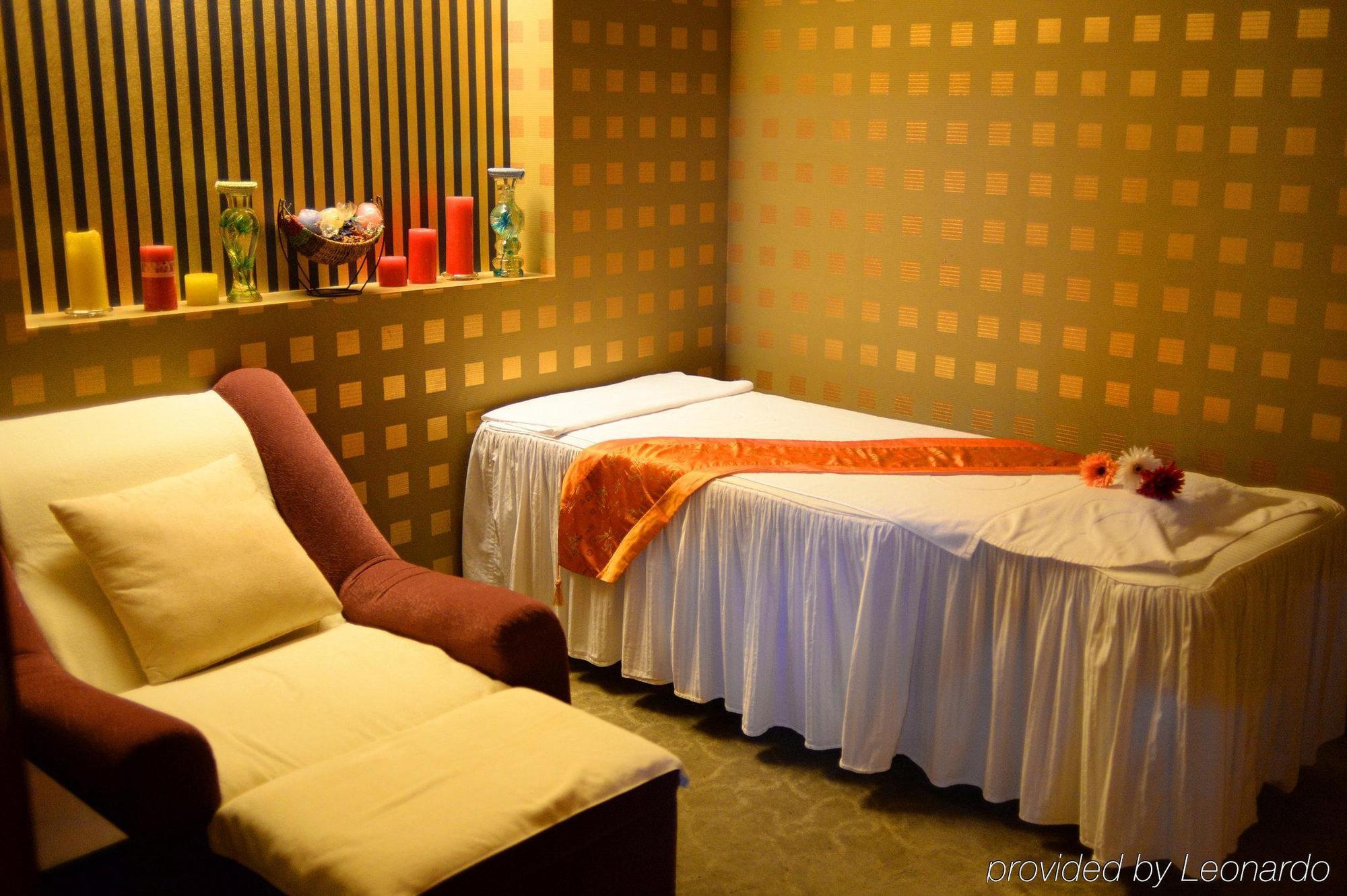 Khách sạn Pudong Nanpu By Ihg 4*