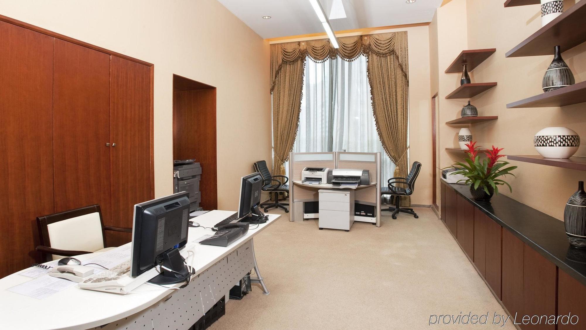 Pudong Nanpu By Ihg Otel