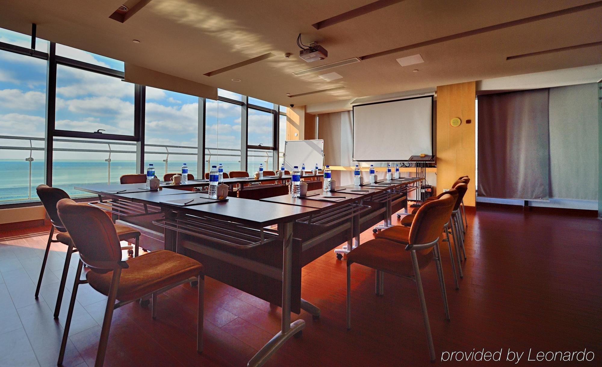 Express Nanhuizui Hotel 3*
