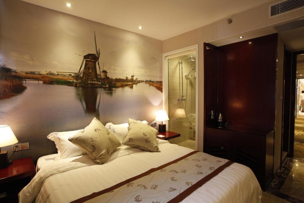 Holland Hotel 3*