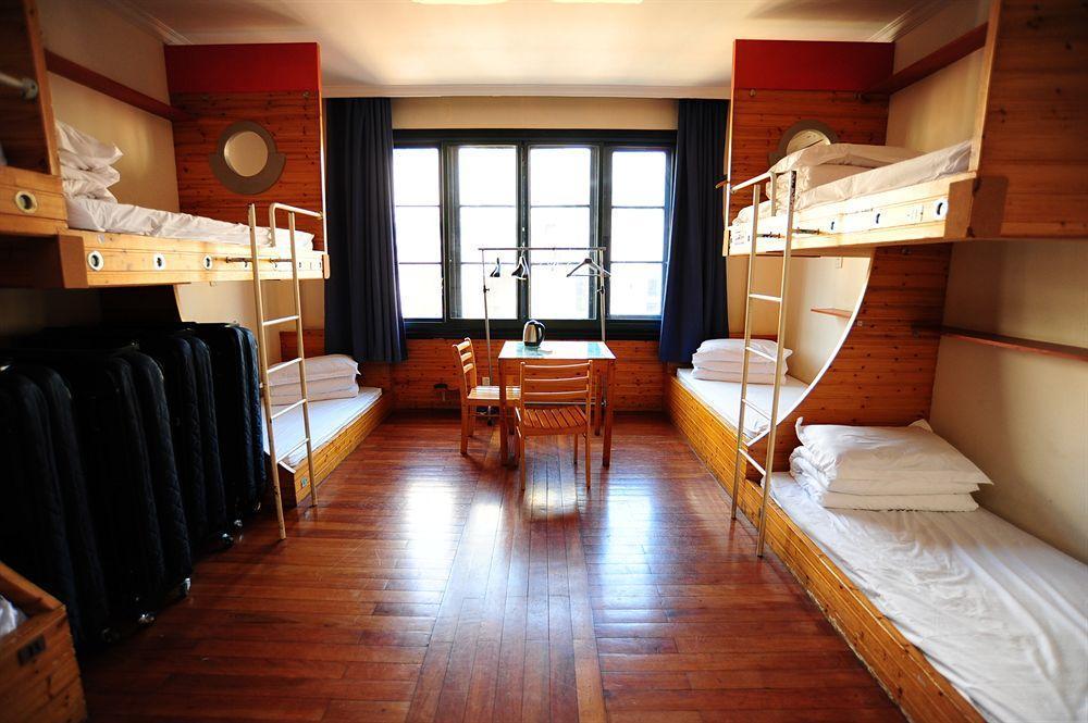 Captain Hostel *