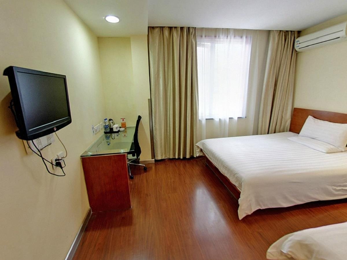 Hanting Xiangyang Road Hotel 2*