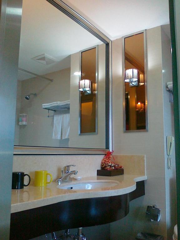 Hua Jing Grand 3* Shanghai