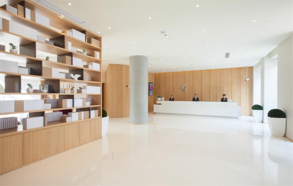 Ji Hongqiao Zhongshan West Road Hotel
