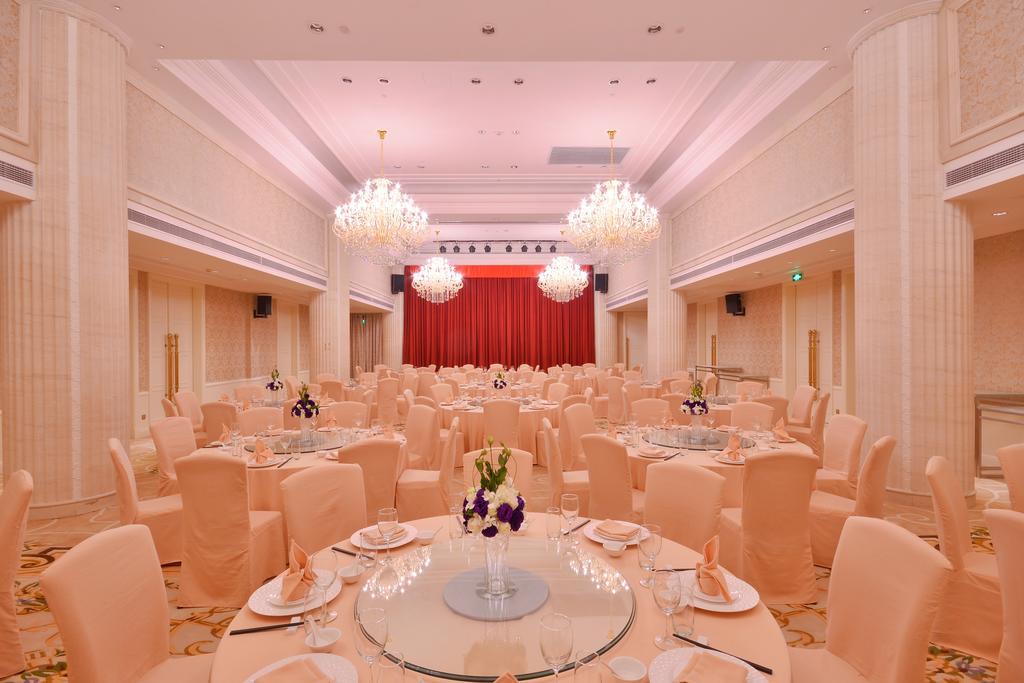 Urban Island Hotel 5*