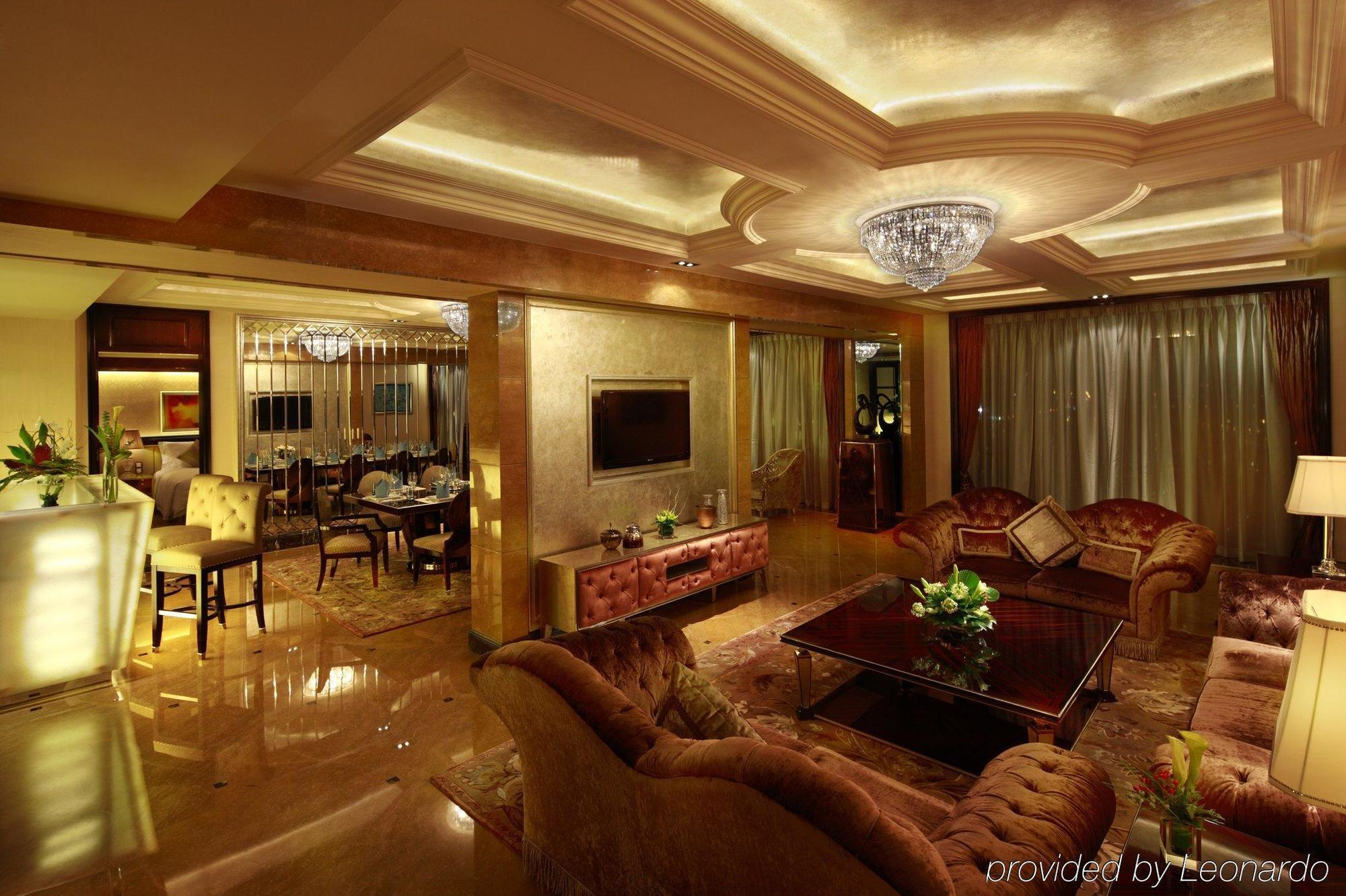 Hotel Chateau Star River Pudong 5*